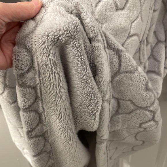 Disney ultra plush sleepwear robe, size M - Picture 5 of 7